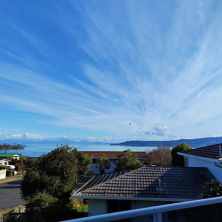 Delight In Birch-Lake View Holiday Home Taupo Exterior photo