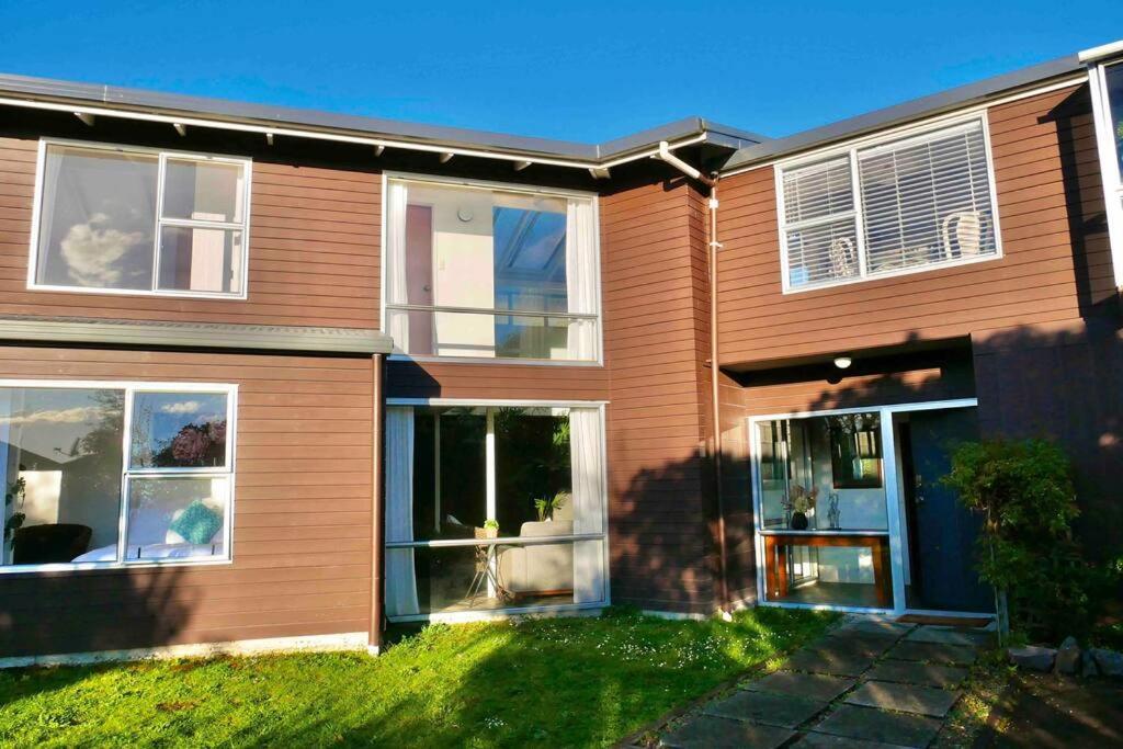 Delight In Birch-Lake View Holiday Home Taupo Exterior photo